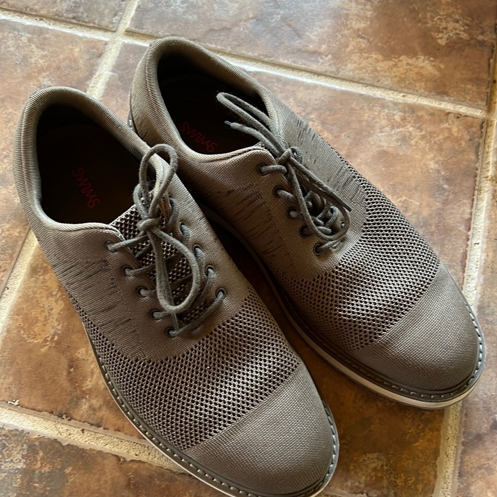 NWOT Swims Men’s shoes.  Size 9